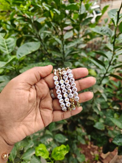 Customised name bracelets in gold and white beads | Gift for her