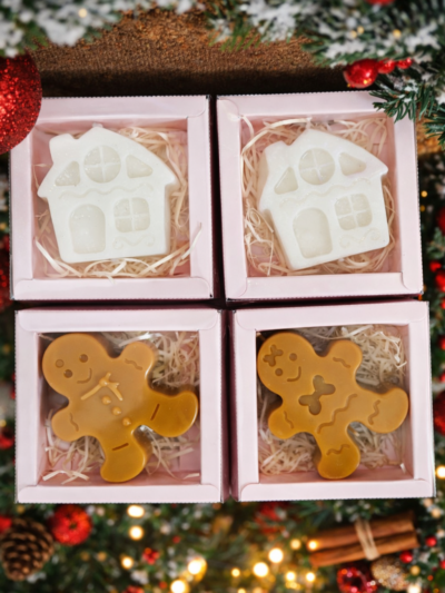 Scented Christmas Theme Candles – Gingerbread & Cottage
