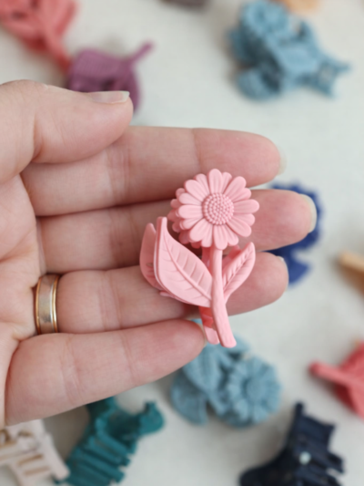 SET OF 4 RANDOM COLOURS Small Size Flower Claw Clip 🌸 | CUTE AND MINIMAL